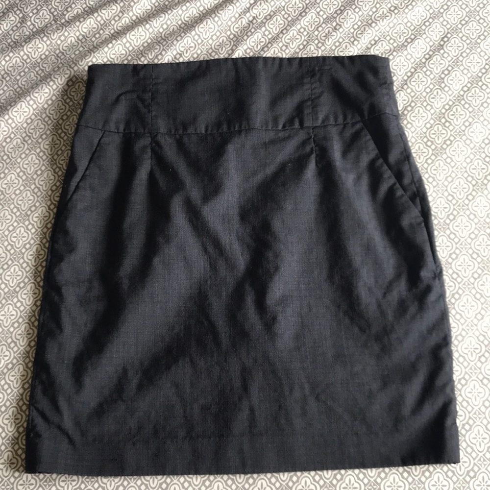 Fitted pencil skirt